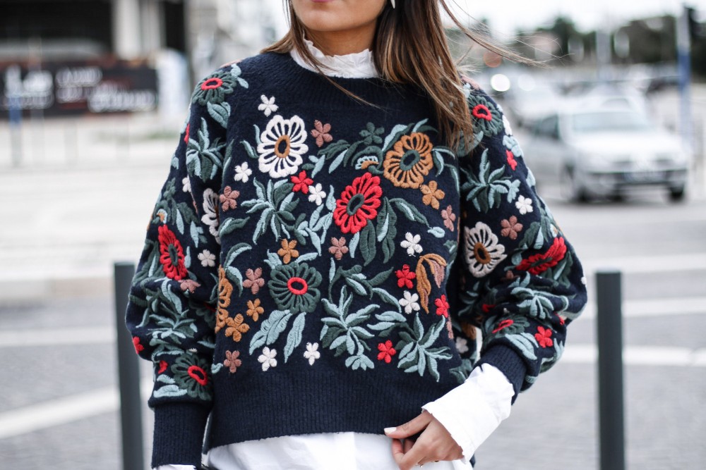 Pull brodé 2024 fleurs zara